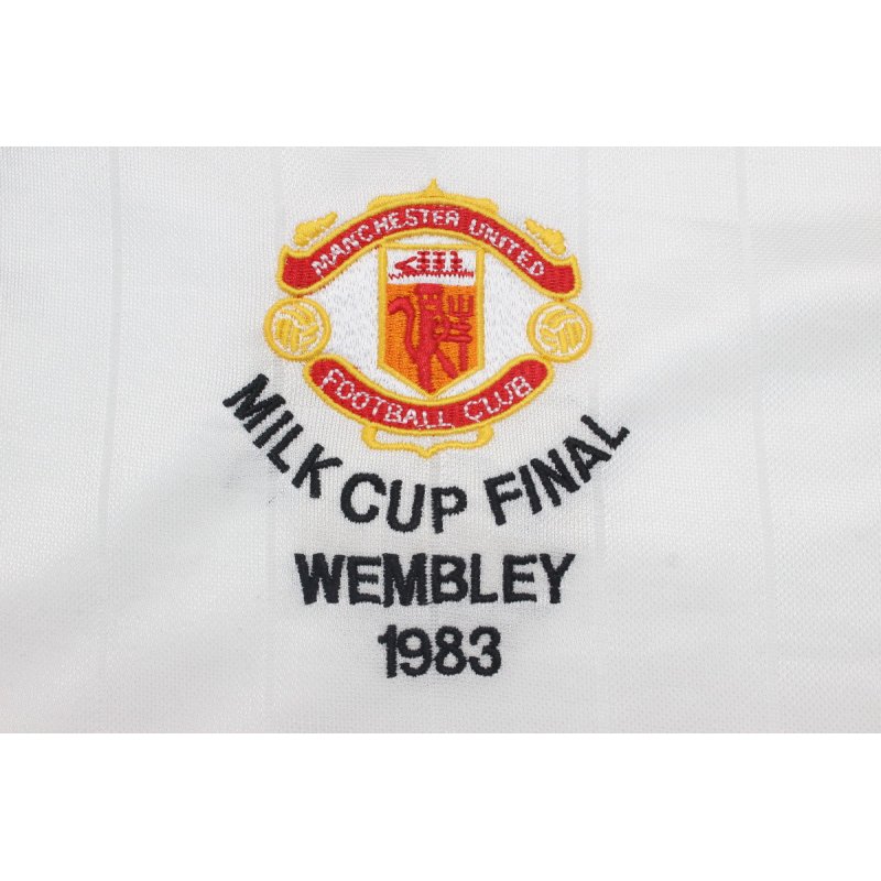 Manchester United Retro Manga Larga Final Milk Cup Visitante 83