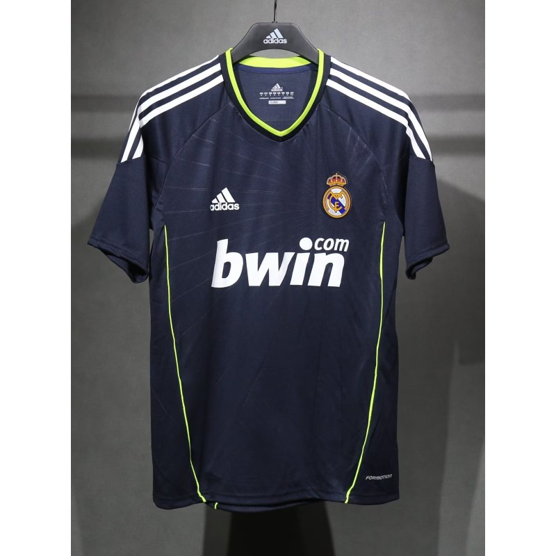 Real Madrid Retro Player Version Visitante 10-11 Real Madrid Retro Player Version Visitante 10-11