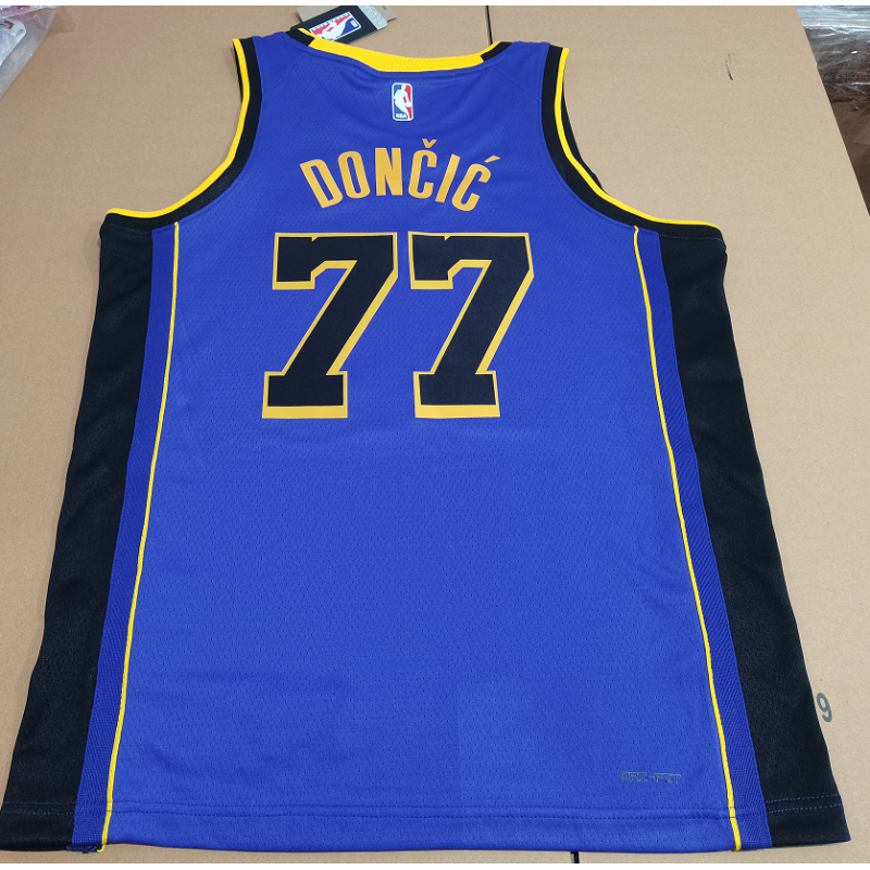 NBA Lakers DONCIC 77