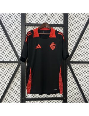Internacional entrenamiento 25-26