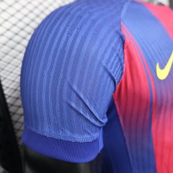 Barcelona local 25-26 player version