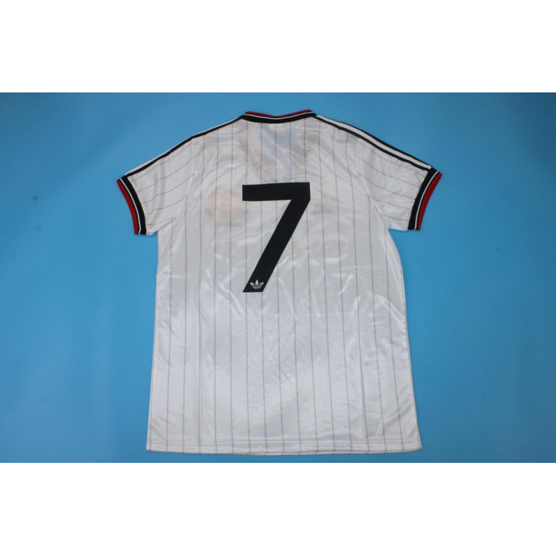 Manchester United Retro Final FA Charity Shield Cup Visitante 83